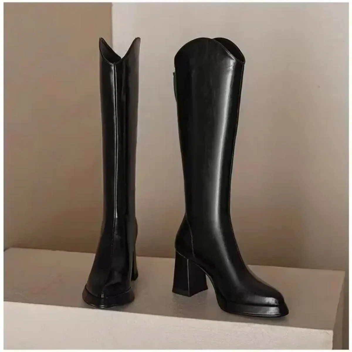 2024 moda tacco quadrato scarpe da donna Pu metà polpaccio moderno inverno cerniera a punta tacco alto tinta unita donne di gran