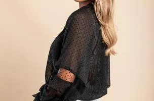 Elegante blusa in tessuto semitrasparente a pois Geltra, nera