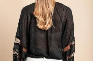Elegante blusa in tessuto semitrasparente a pois Geltra, nera