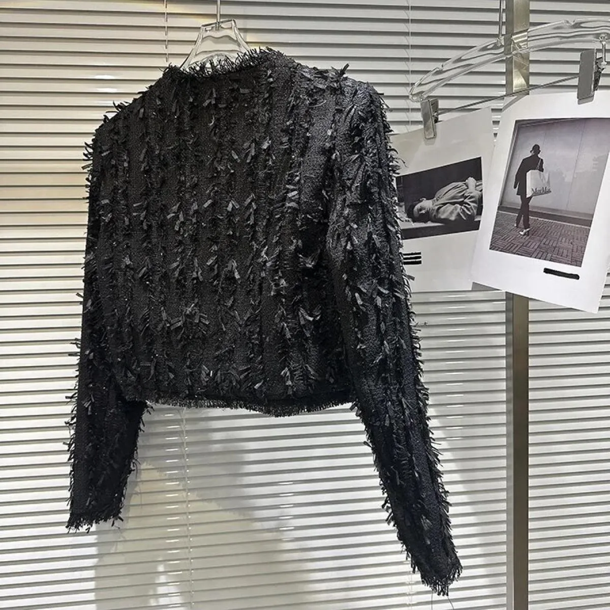 Giacca corta in tweed a maniche lunghe con capelli di struzzo impiombato da donna di High Street più nuova del 2023