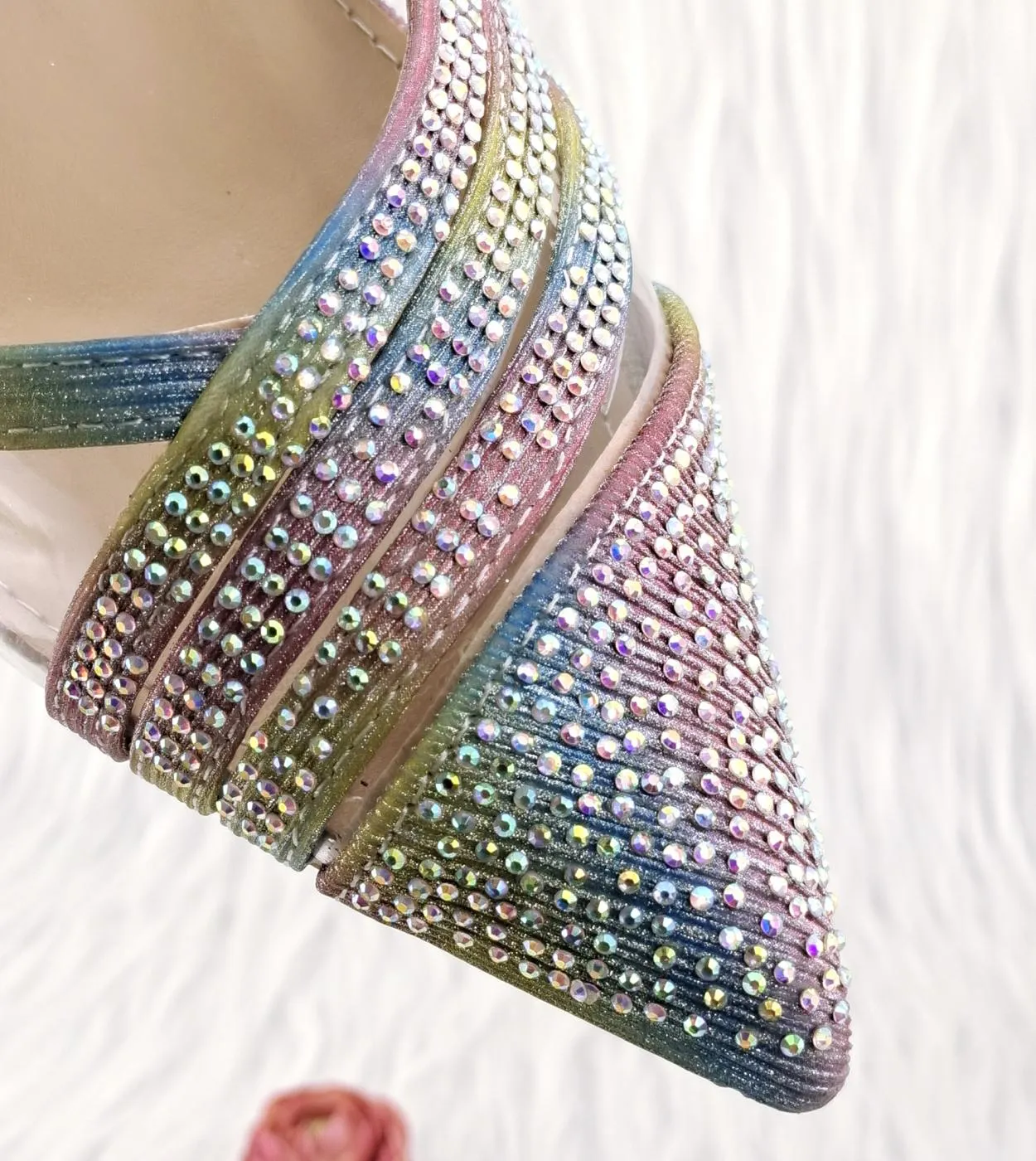 Qsgfc Scarpe da donna con punta a punta aerodinamica color arcobaleno abbinate a borsetta con cristalli grandi Scarpe da festa e