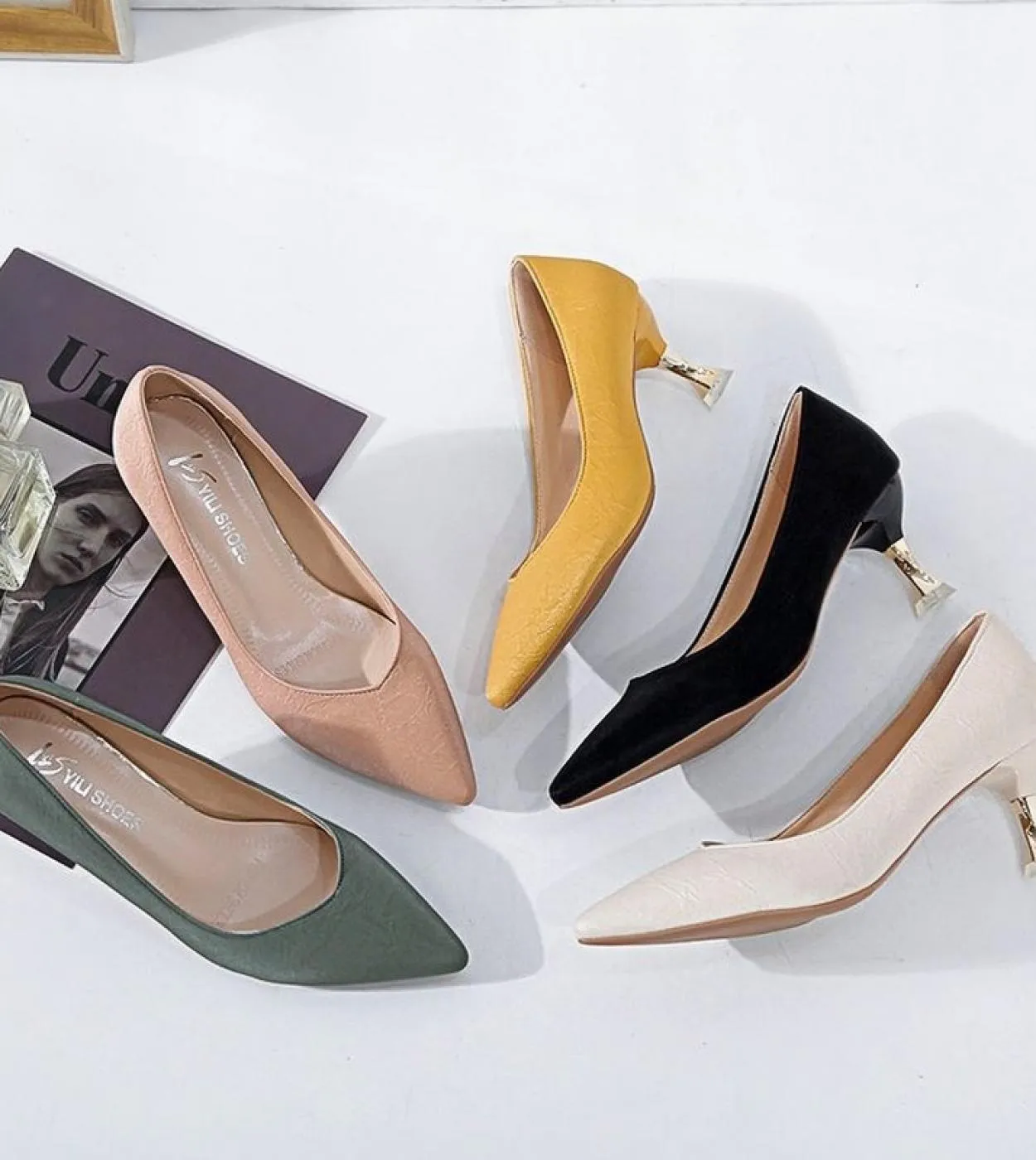 Tacchi alti da donna 2022 Nuovo stile a punta Bocca poco profonda Moda semplice Scarpe a spillo Zapatos De Mujer Pompe