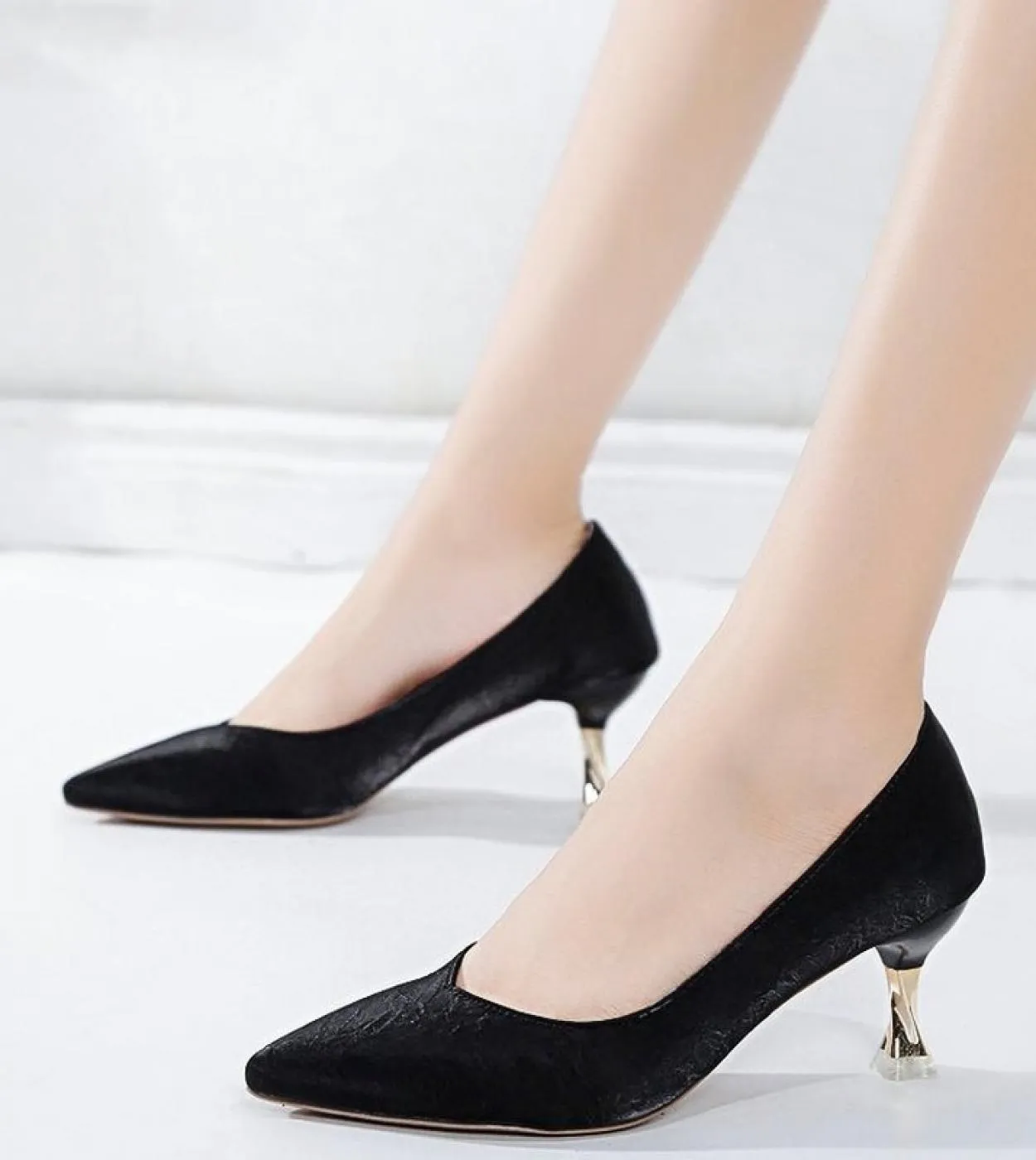 Tacchi alti da donna 2022 Nuovo stile a punta Bocca poco profonda Moda semplice Scarpe a spillo Zapatos De Mujer Pompe