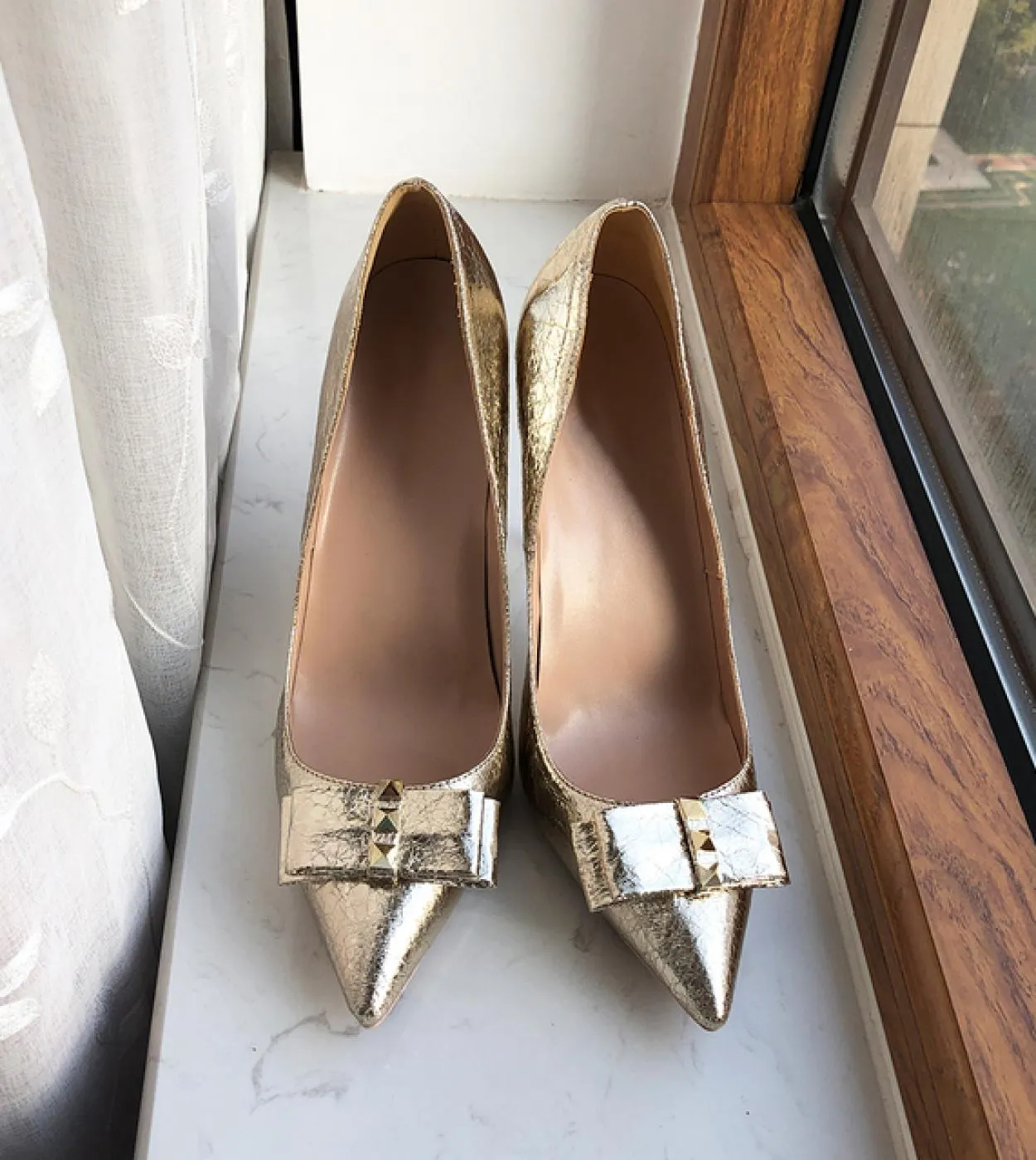 Tikicup Soft Matte Gold Donna Punta a punta Tacco alto Scarpe da sposa da sposa con fiocco Décolleté a spillo lucido Taglia gran