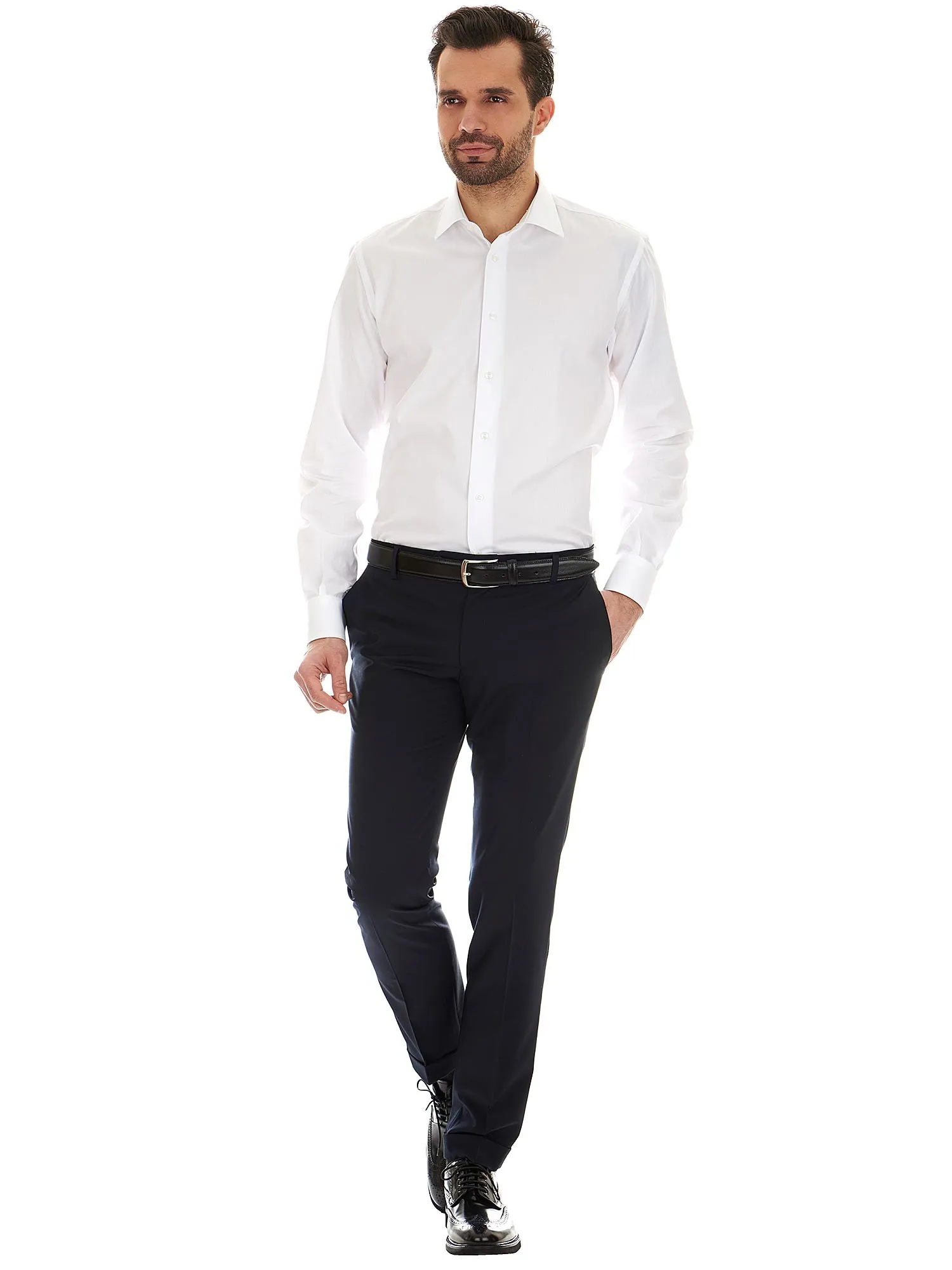 White shirt with classic collar and loose fit